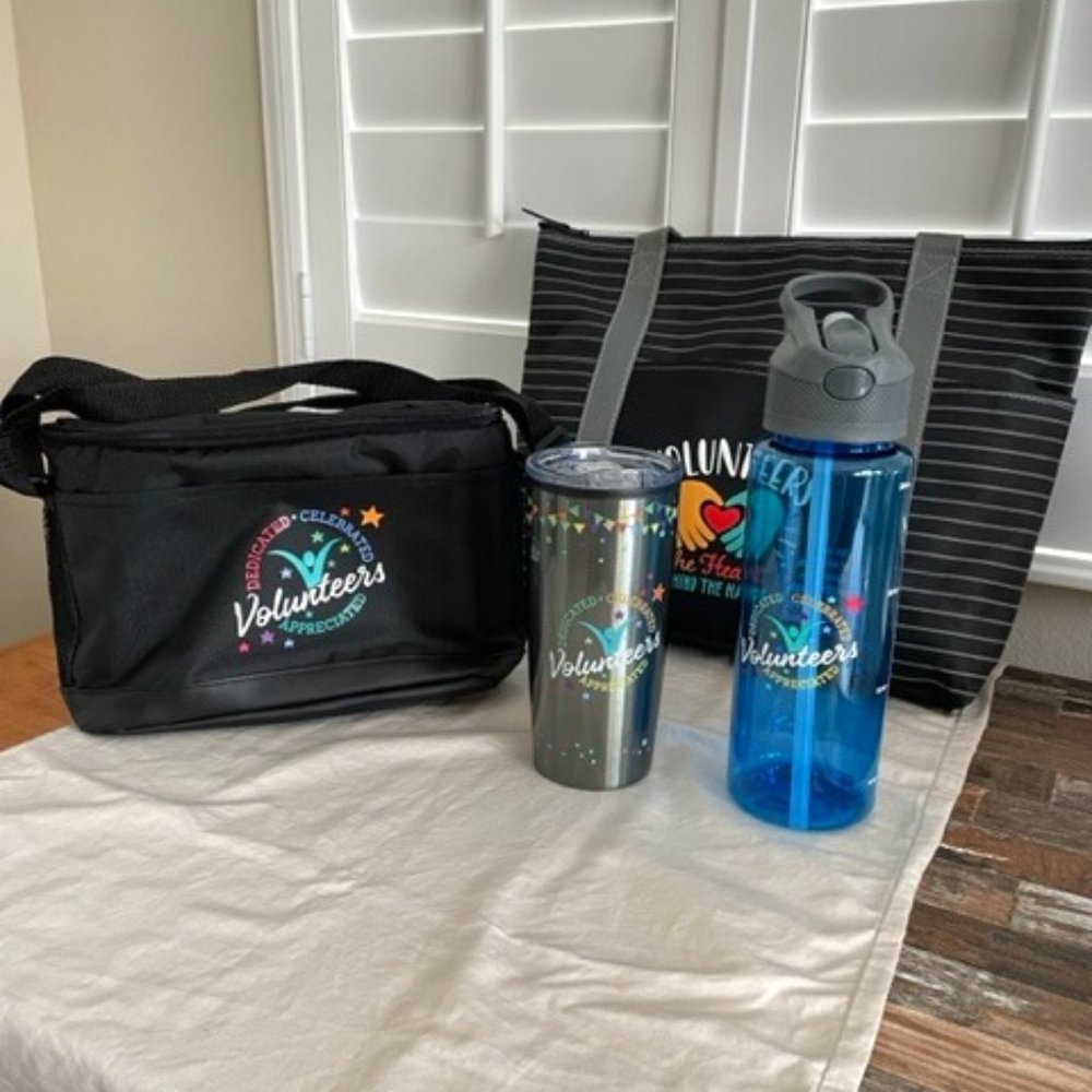 NWOT Volunteer Tote & Insulated Bag w/Mug & Water Bottle